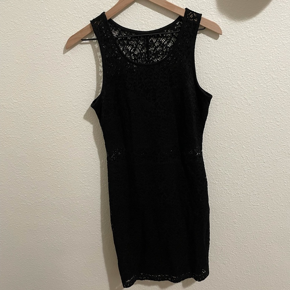 Perfect little black dress!